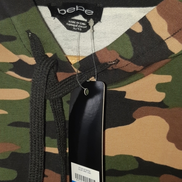 BEBE camo sweatshirt with opening on the back X… - Picture 5 of 5